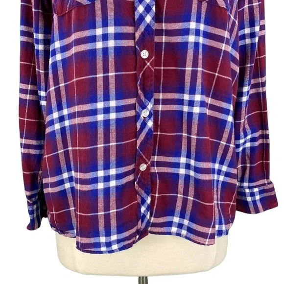 Levi’s Classic Red & Blue Plaid Flannel Button Down Shirt - Picture 4 of 14